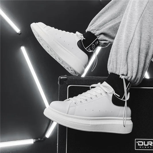 Men's Lightweight White Walking & Casual Shoes